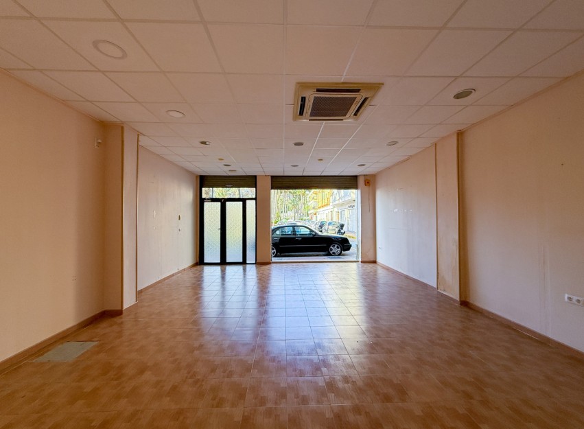 Revente - Commercial - Aguilas - Paseo Parra