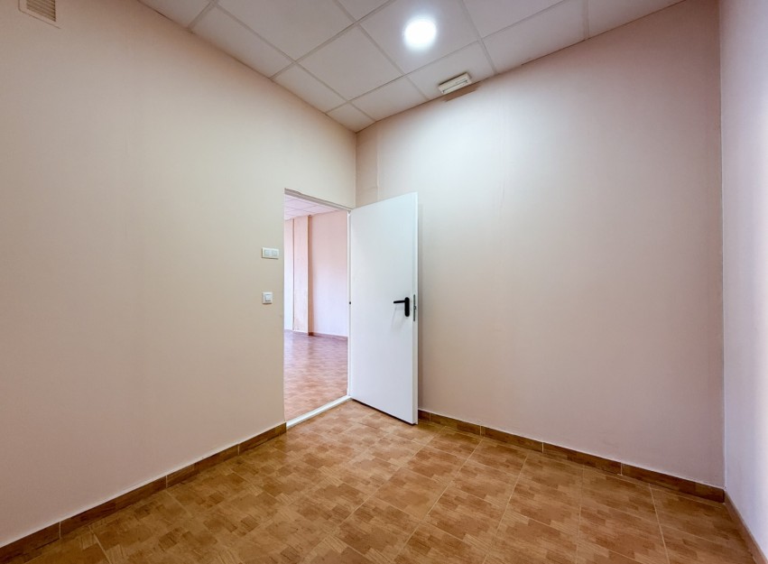 Revente - Commercial - Aguilas - Paseo Parra