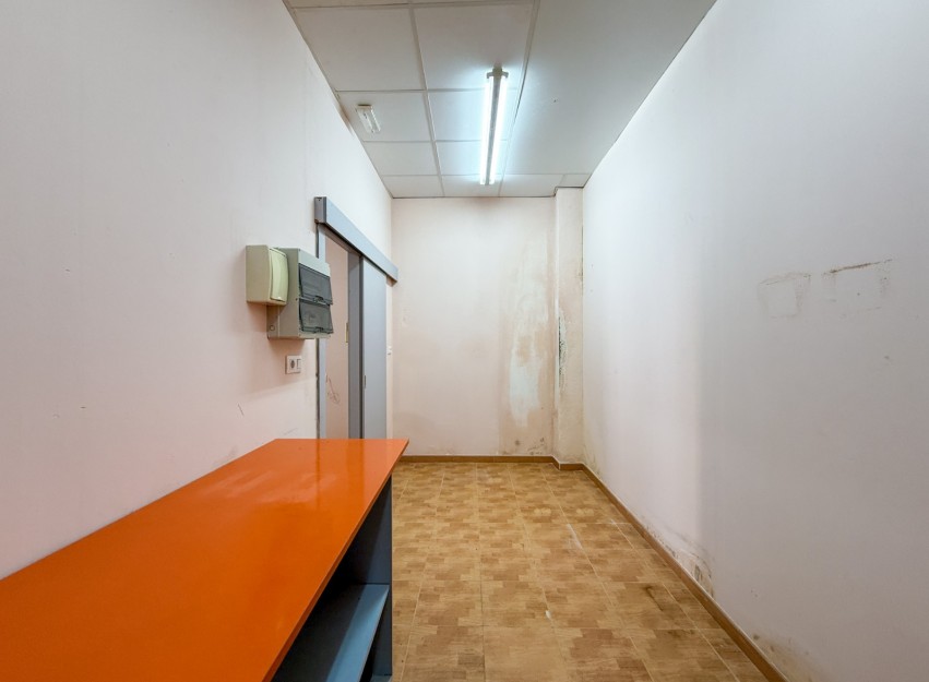 Revente - Commercial - Aguilas - Paseo Parra