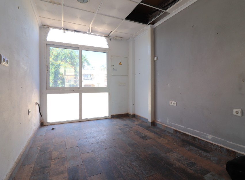 Revente - Commercial - Algorfa - La Finca Golf Resort