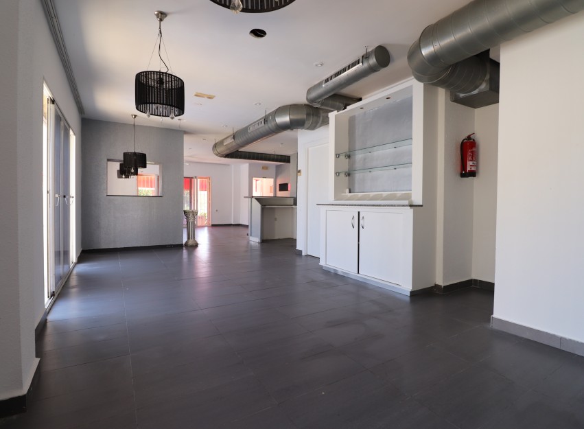 Revente - Commercial - Ciudad Quesada - La Marquesa