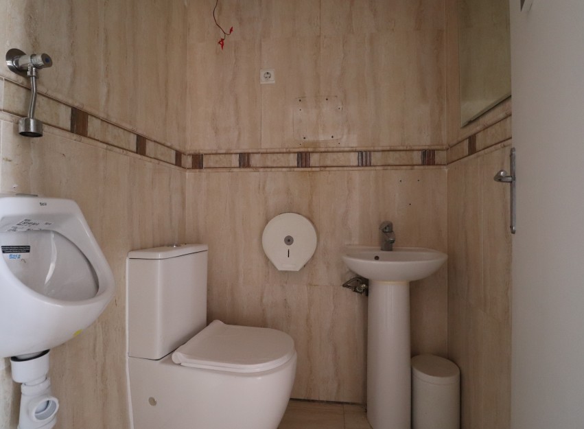 Revente - Commercial (Freehold) - Ciudad Quesada - La Marquesa Golf