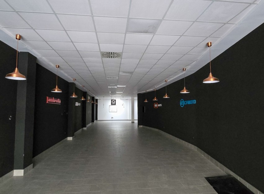Revente - Commercial - Guardamar del Segura - Center