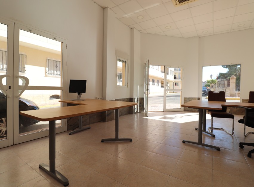 Revente - Commercial - Jacarilla - Jacarilla - Town