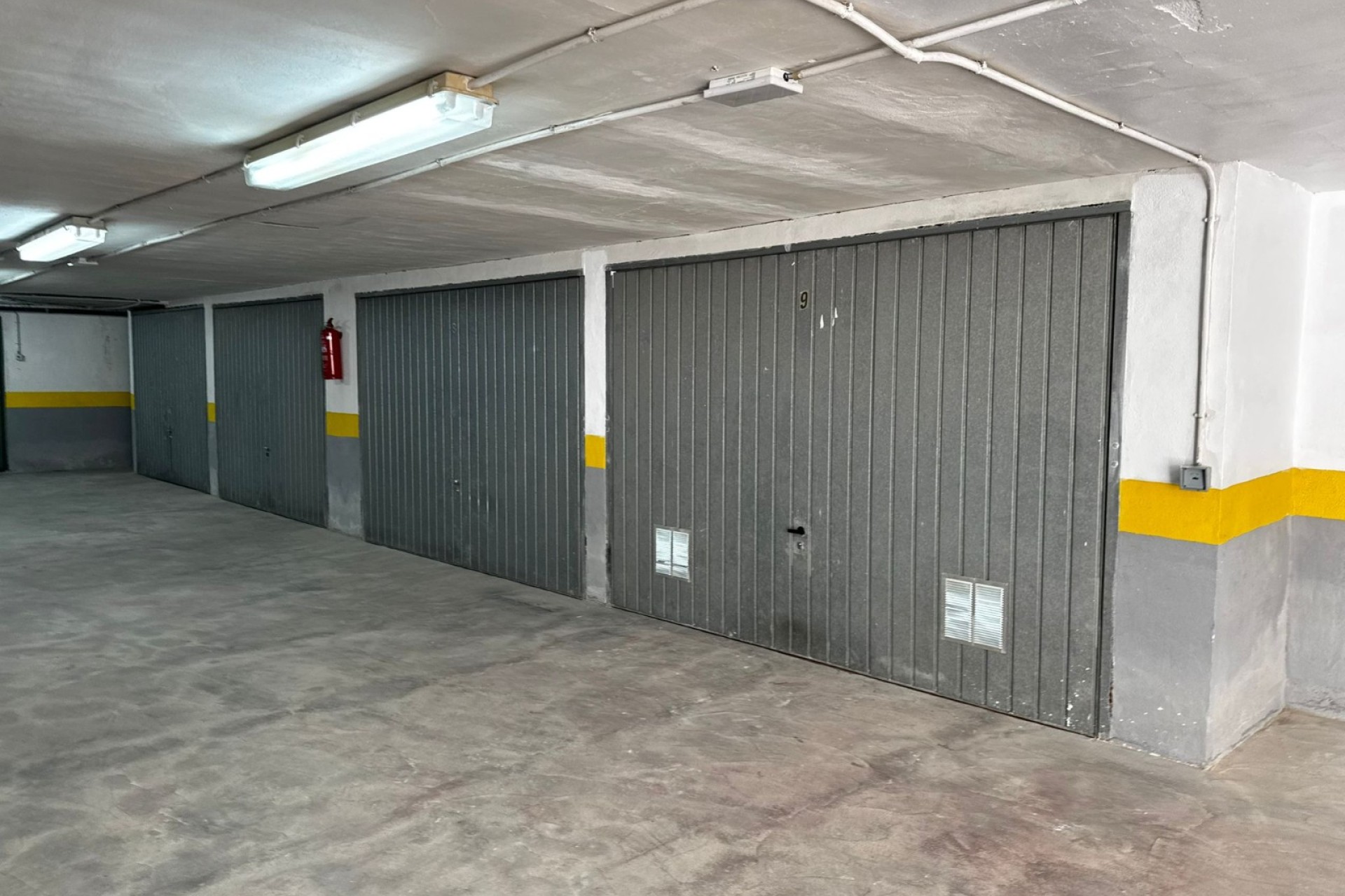 Revente - Commercial - Punta Prima