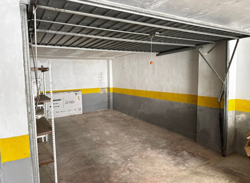 Revente - Commercial - Punta Prima