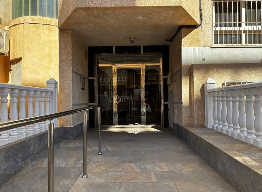 Revente - Commercial - Punta Prima