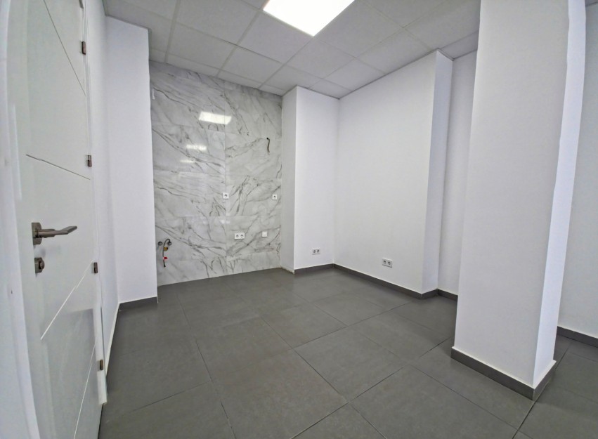 Revente - Commercial - Torrevieja - Center
