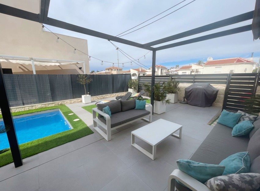 Revente - Villa - Ciudad Quesada - Pueblo Bravo