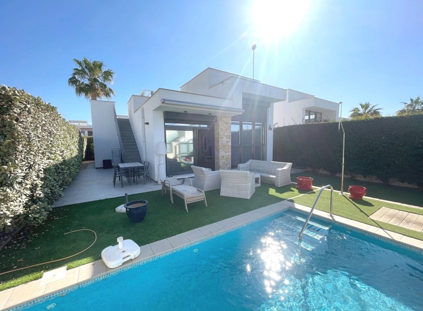 Revente - Villa - Ciudad Quesada - Pueblo Bravo
