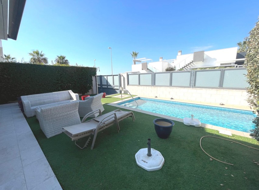 Revente - Villa - Ciudad Quesada - Pueblo Bravo