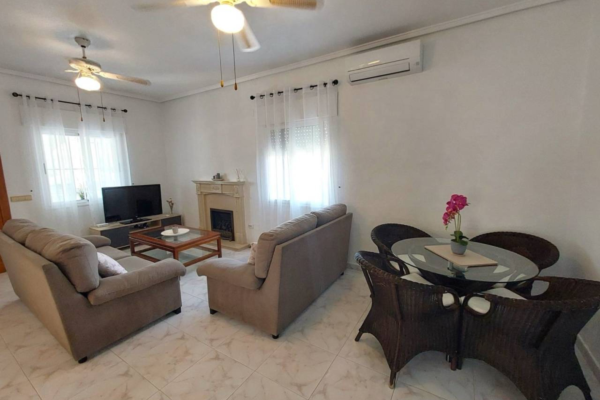 Revente - Villa - Ciudad Quesada - Pueblo Bravo