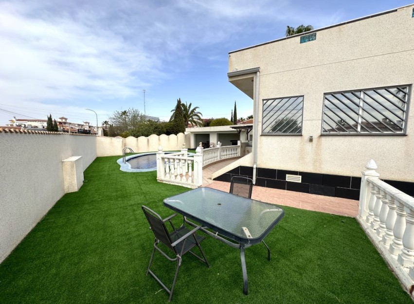 Revente - Villa - Ciudad Quesada