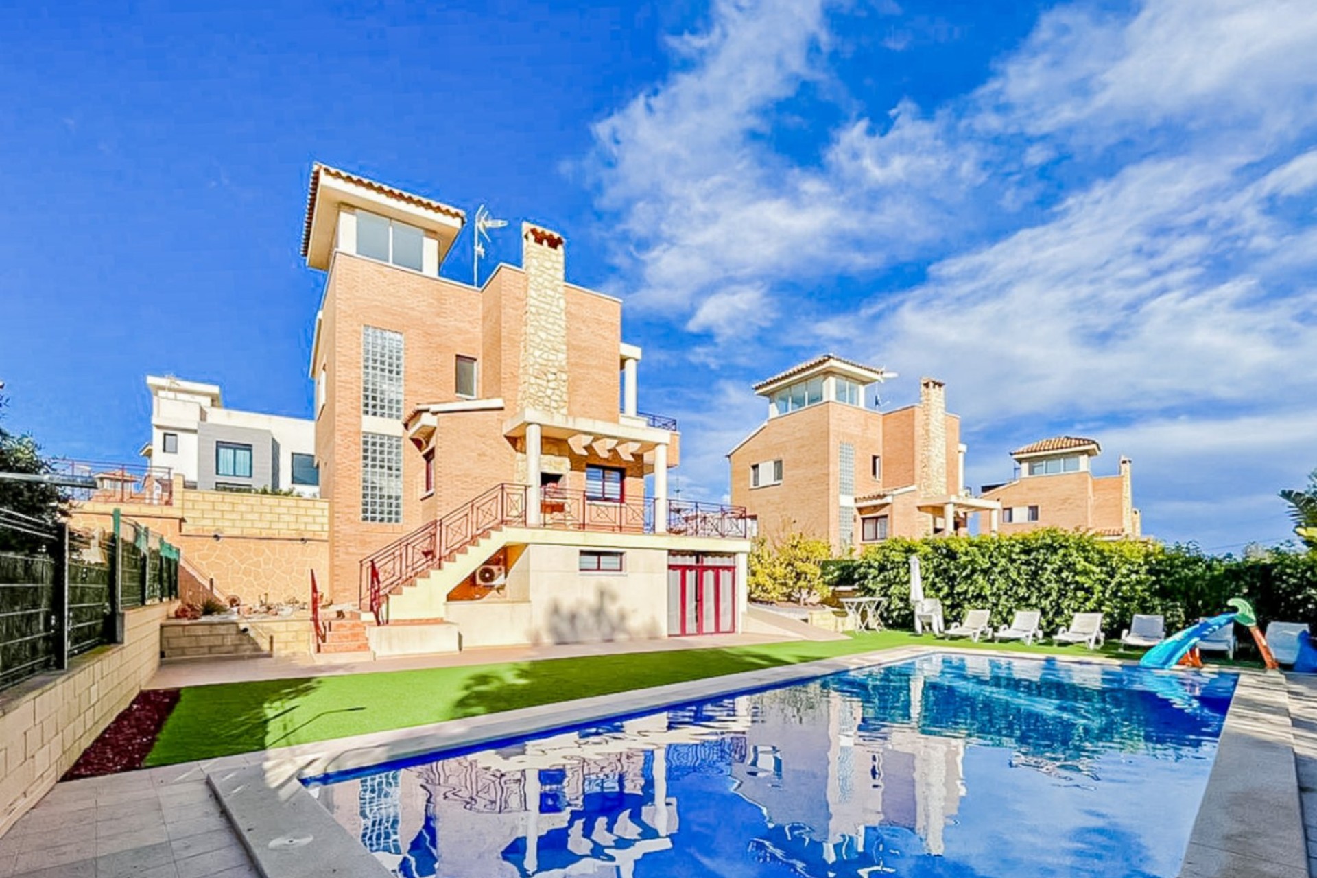 Revente - Villa - La Nucía - Montebello