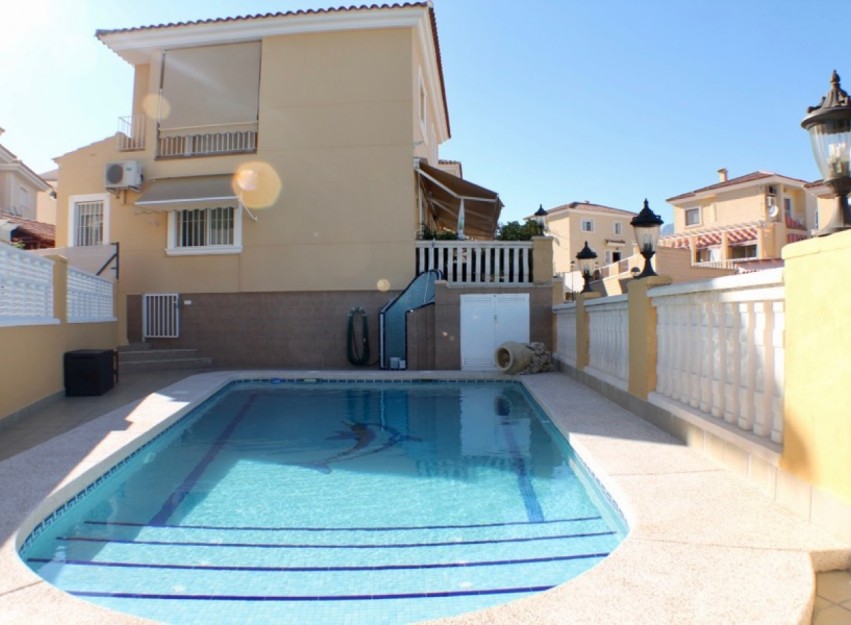 Revente - Villa - La Nucía - Urbanizaciones