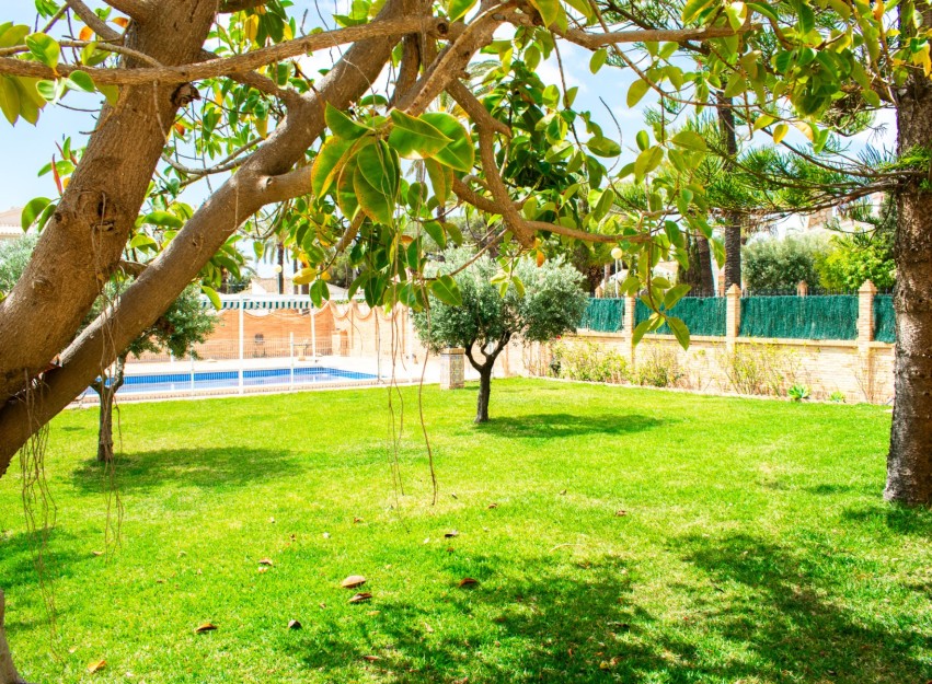 Revente - Villa - Orihuela Costa - MUY CERCA DE LA PLAYA