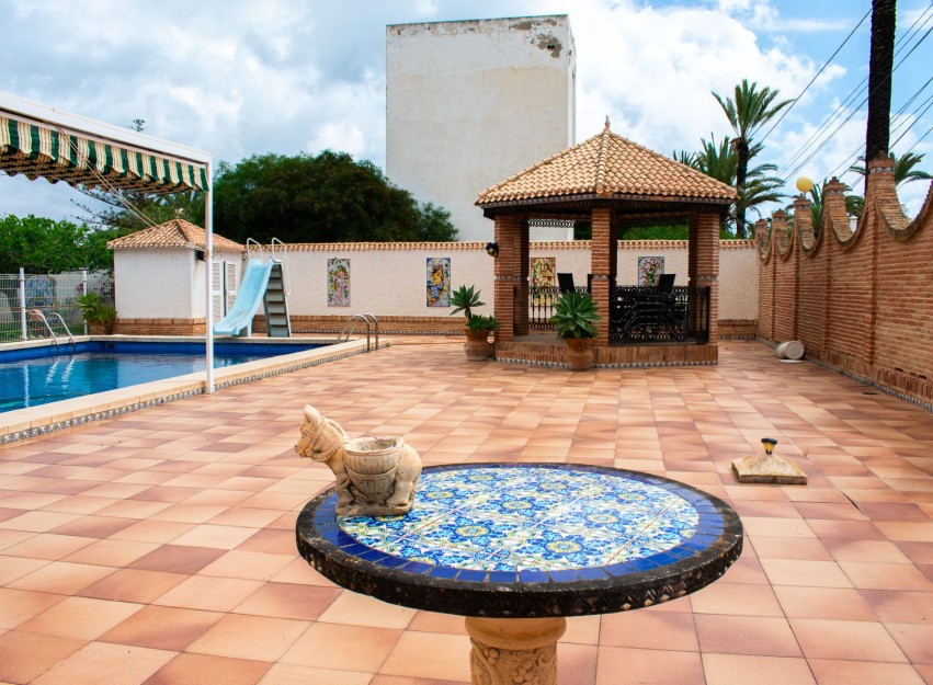 Revente - Villa - Orihuela Costa - MUY CERCA DE LA PLAYA