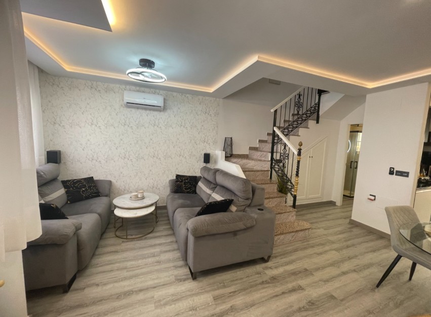 Revente - Villa - Orihuela Costa - Villamartín