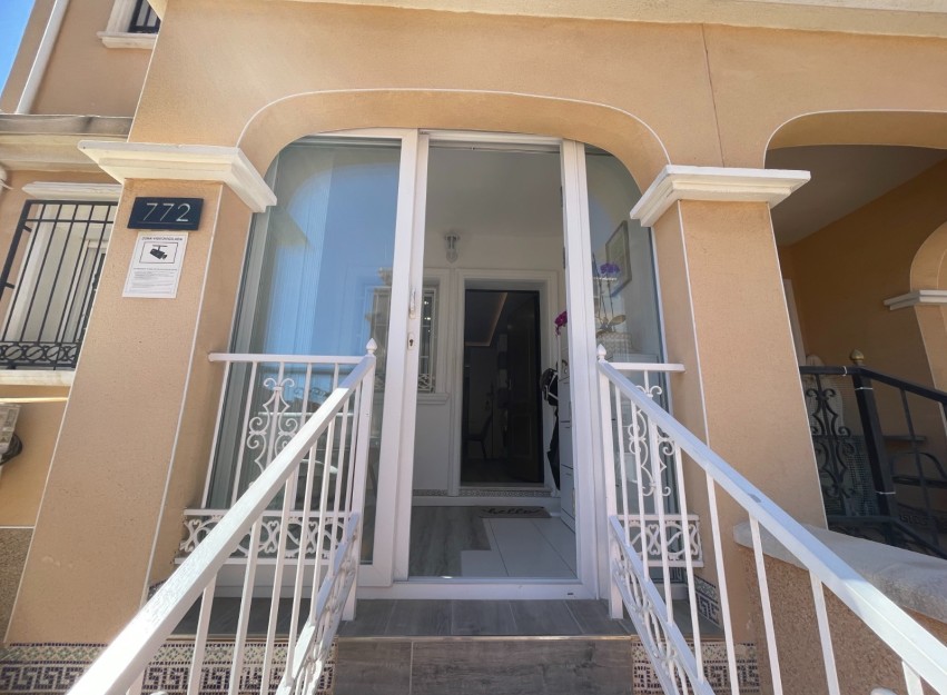 Revente - Villa - Orihuela Costa - Villamartín