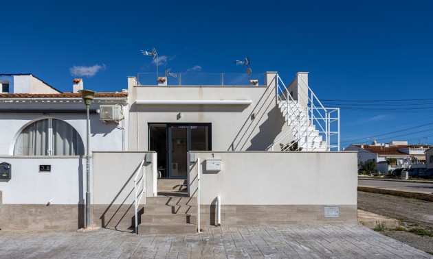 Townhouse - Resale - Torrevieja - Urbanización San Luis