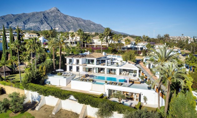 Villa - Herverkoop - Marbella - Los Naranjos de Marbella