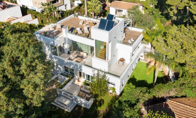 Villa - Herverkoop - Marbella - Nueva Andalucía