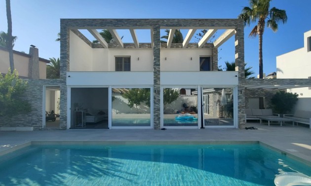 Villa - Herverkoop - Orihuela Costa - La Zenia