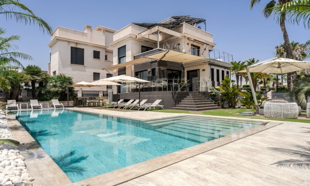 Villa - Herverkoop - Orihuela Costa - La Zenia
