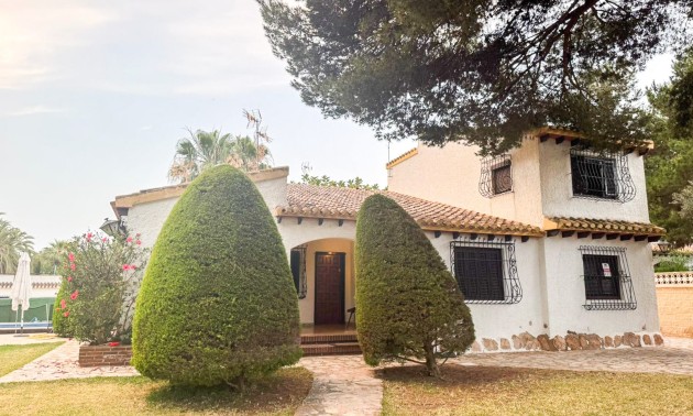 Villa - Herverkoop - Orihuela Costa - Punta Prima