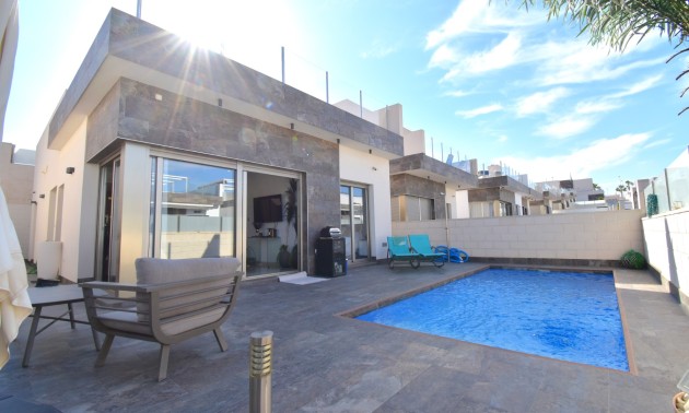 Villa - Herverkoop - Orihuela Costa - Villamartín