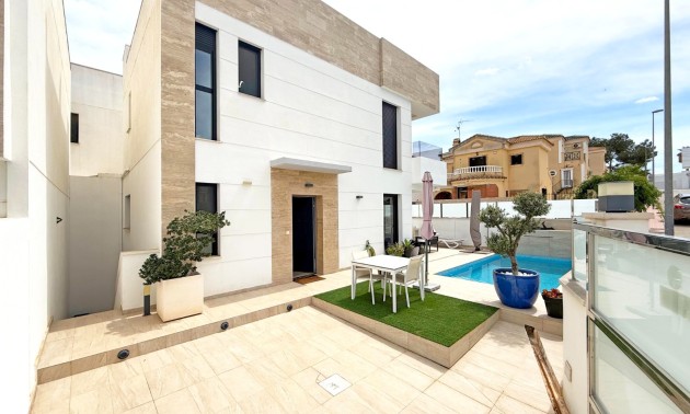 Villa - Herverkoop - Orihuela Costa - Villamartín