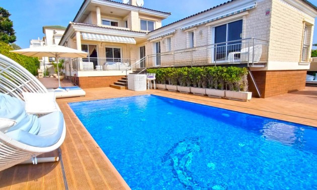 Villa - Herverkoop - Torrevieja - La Mata