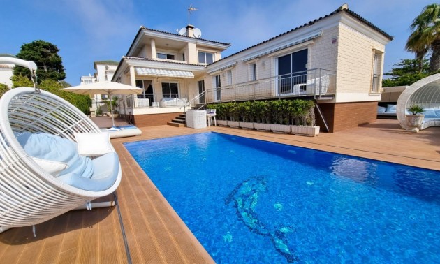 Villa - Herverkoop - Torrevieja - La Mata