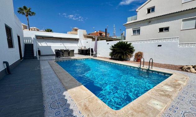 Villa - Herverkoop - Torrevieja - Los Altos*