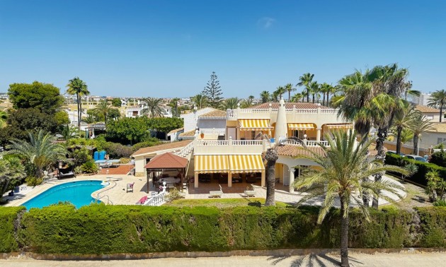 Villa - Herverkoop - Torrevieja - Punta Prima