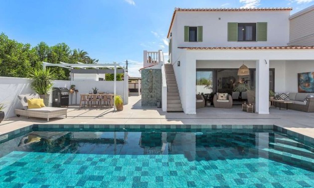 Villa / Semi-detached Villa - Herverkoop - Torrevieja - Torreta Florida