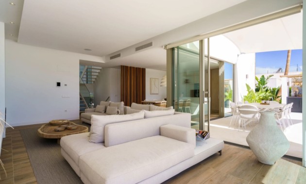 Resale - Villa - San Miguel de Salinas - Las Colinas golf