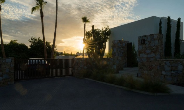 Resale - Villa - San Miguel de Salinas - Las Colinas golf