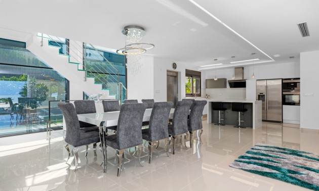 Resale - Villa - San Miguel de Salinas