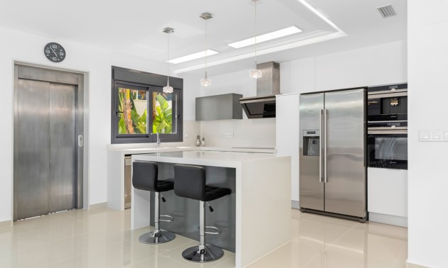 Resale - Villa - San Miguel de Salinas
