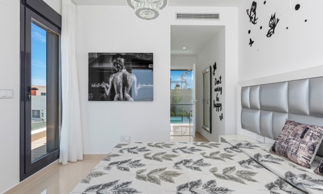 Resale - Villa - San Miguel de Salinas