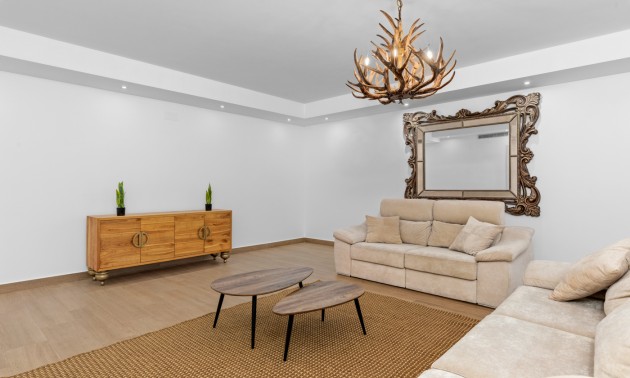 Resale - Villa - San Miguel de Salinas