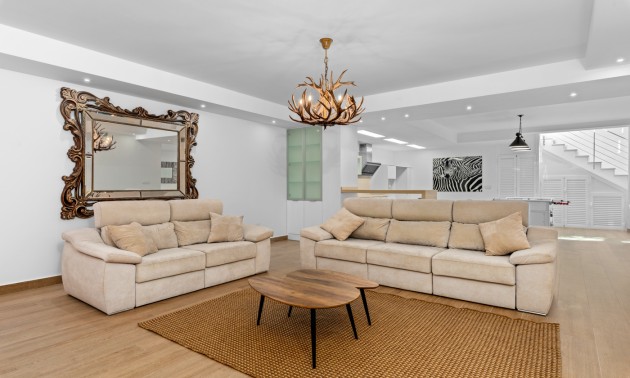 Resale - Villa - San Miguel de Salinas