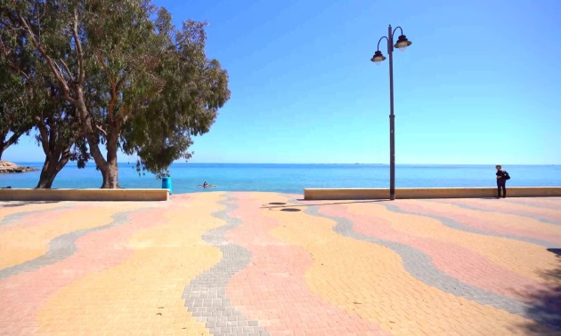Resale - Apartment - Villajoyosa