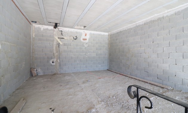 Resale - Commercial - Benimar