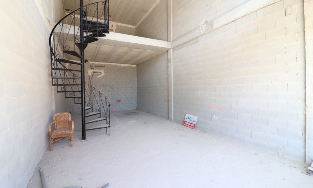 Resale - Commercial - Benimar