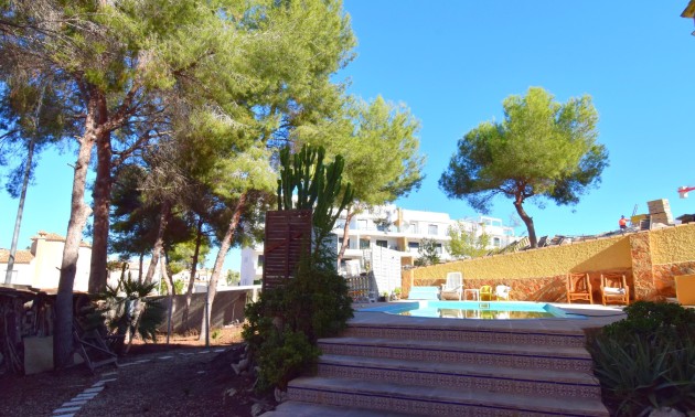 Herverkoop - Villa - Orihuela Costa - Villamartín