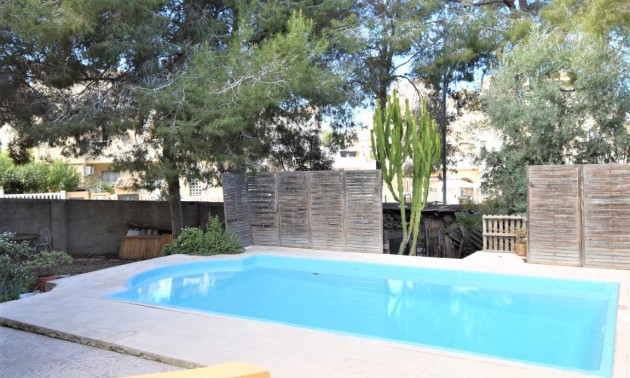 Herverkoop - Villa - Orihuela Costa - Villamartín