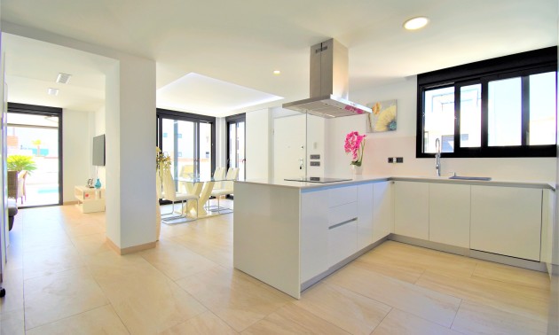Herverkoop - Villa - Orihuela Costa - Villamartín