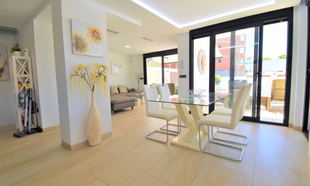 Herverkoop - Villa - Orihuela Costa - Villamartín
